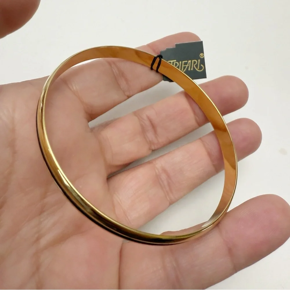 Vintage Trifari Polished Goldtone Black Enamel Stripe Bangle Bracelet NEW
